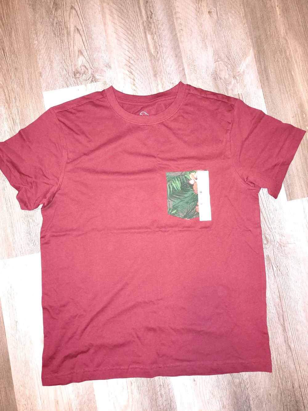 Men's Crewneck Pocket T-Shirt - Red with Green Pocket